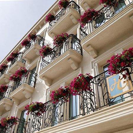 Hotel Plaza Μπεράτ Εξωτερικό φωτογραφία
