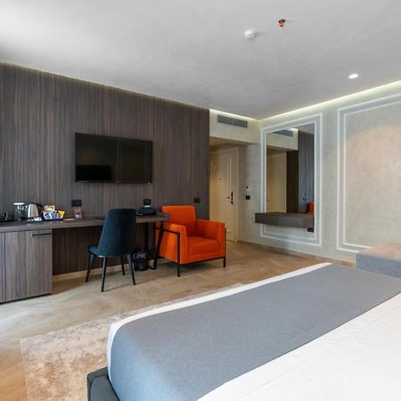 Hotel Plaza Μπεράτ Εξωτερικό φωτογραφία