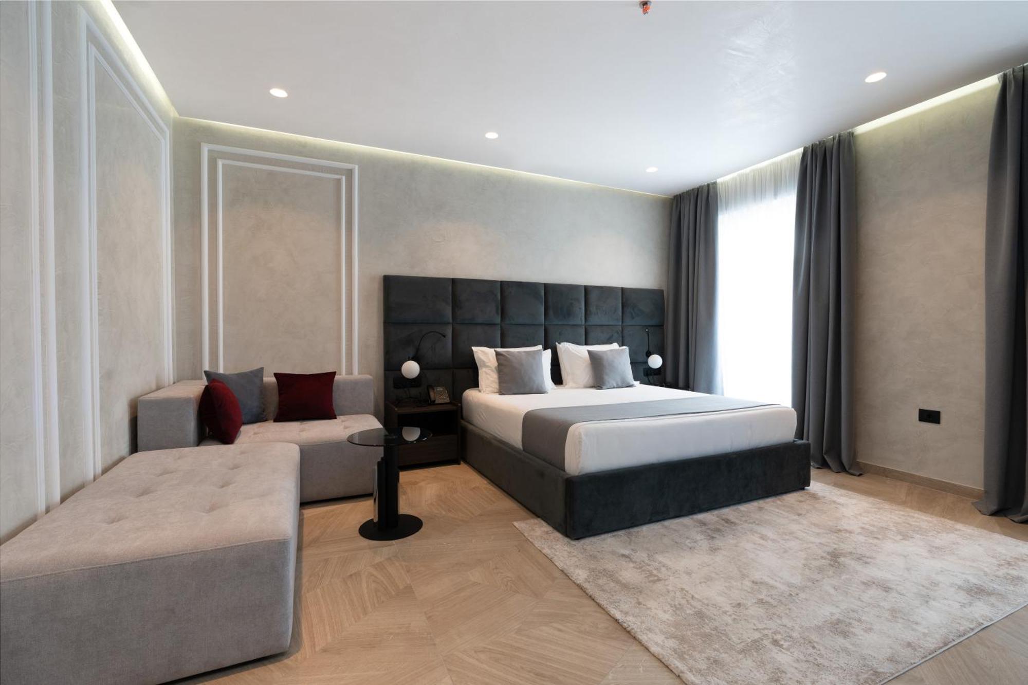 Hotel Plaza Μπεράτ Εξωτερικό φωτογραφία