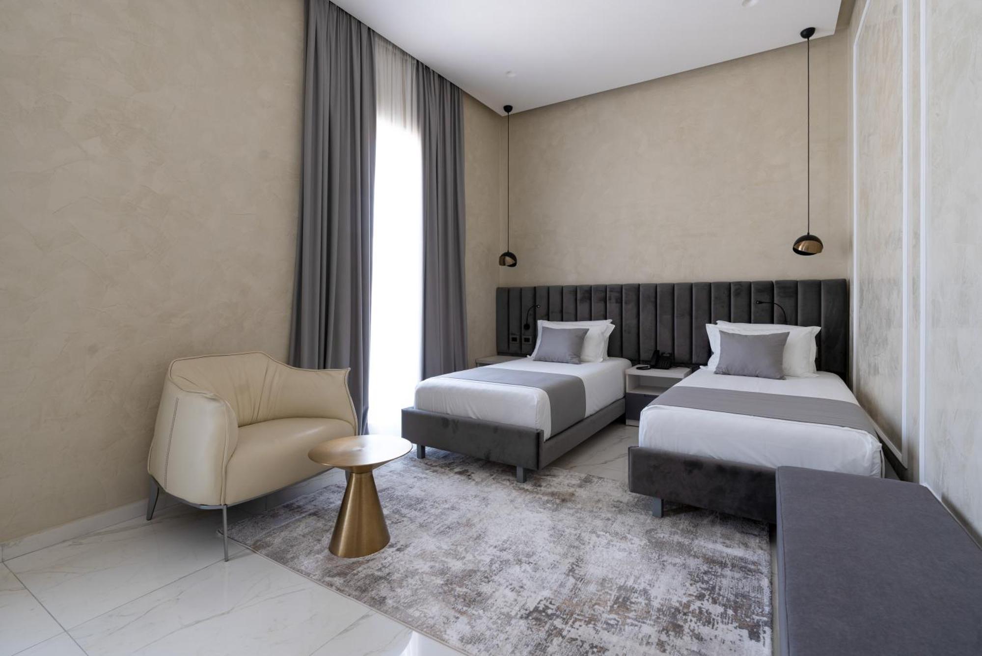 Hotel Plaza Μπεράτ Εξωτερικό φωτογραφία