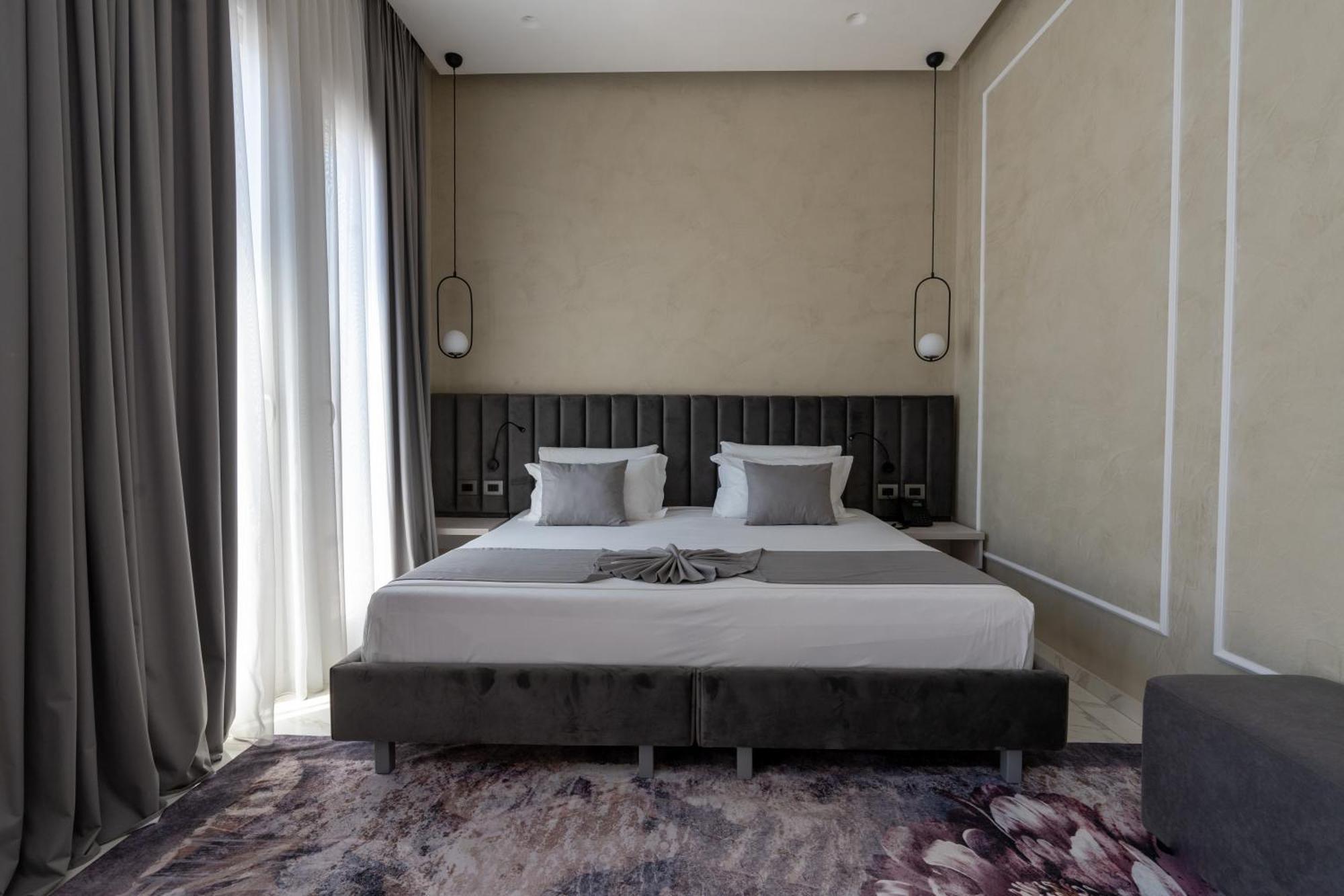 Hotel Plaza Μπεράτ Εξωτερικό φωτογραφία