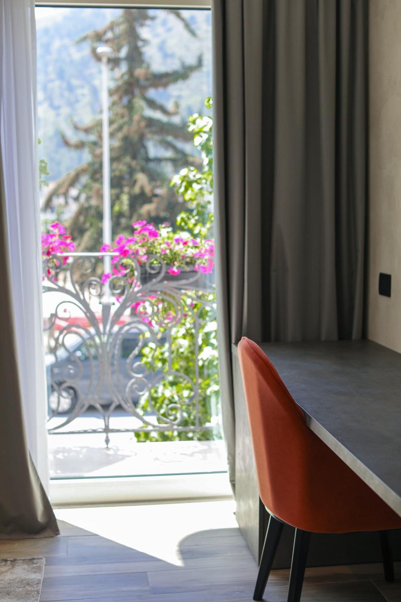 Hotel Plaza Μπεράτ Εξωτερικό φωτογραφία