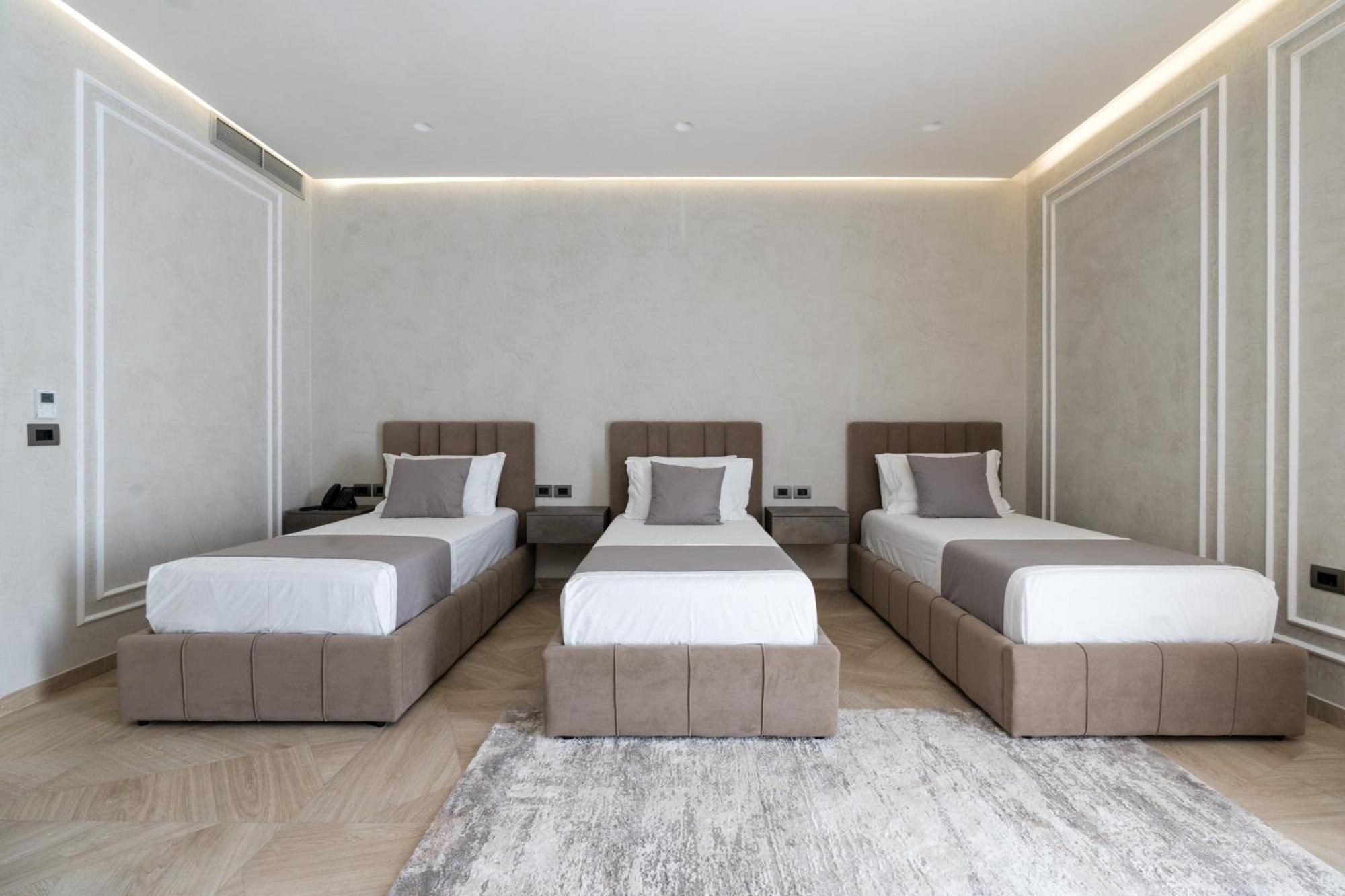 Hotel Plaza Μπεράτ Εξωτερικό φωτογραφία