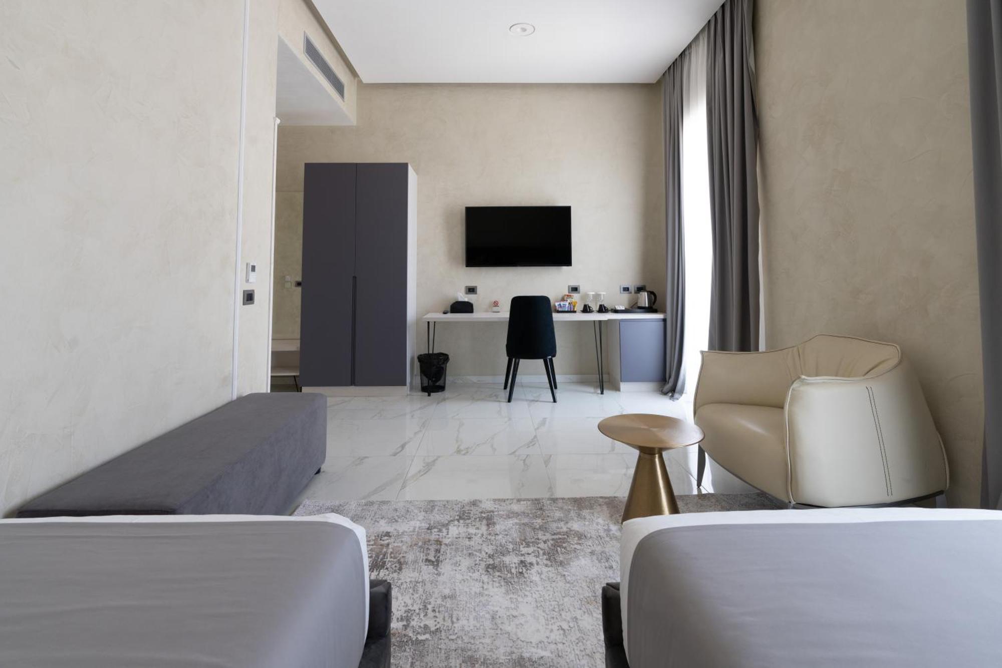 Hotel Plaza Μπεράτ Εξωτερικό φωτογραφία