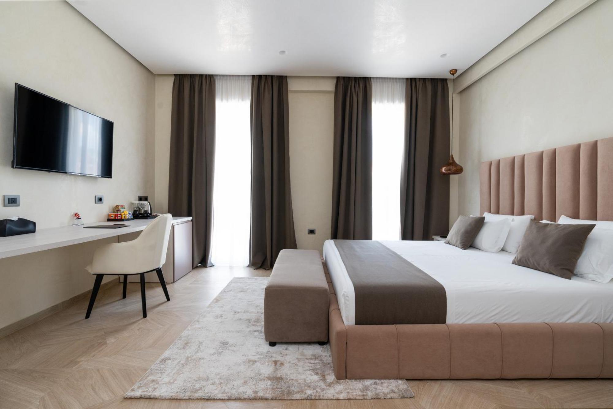 Hotel Plaza Μπεράτ Εξωτερικό φωτογραφία