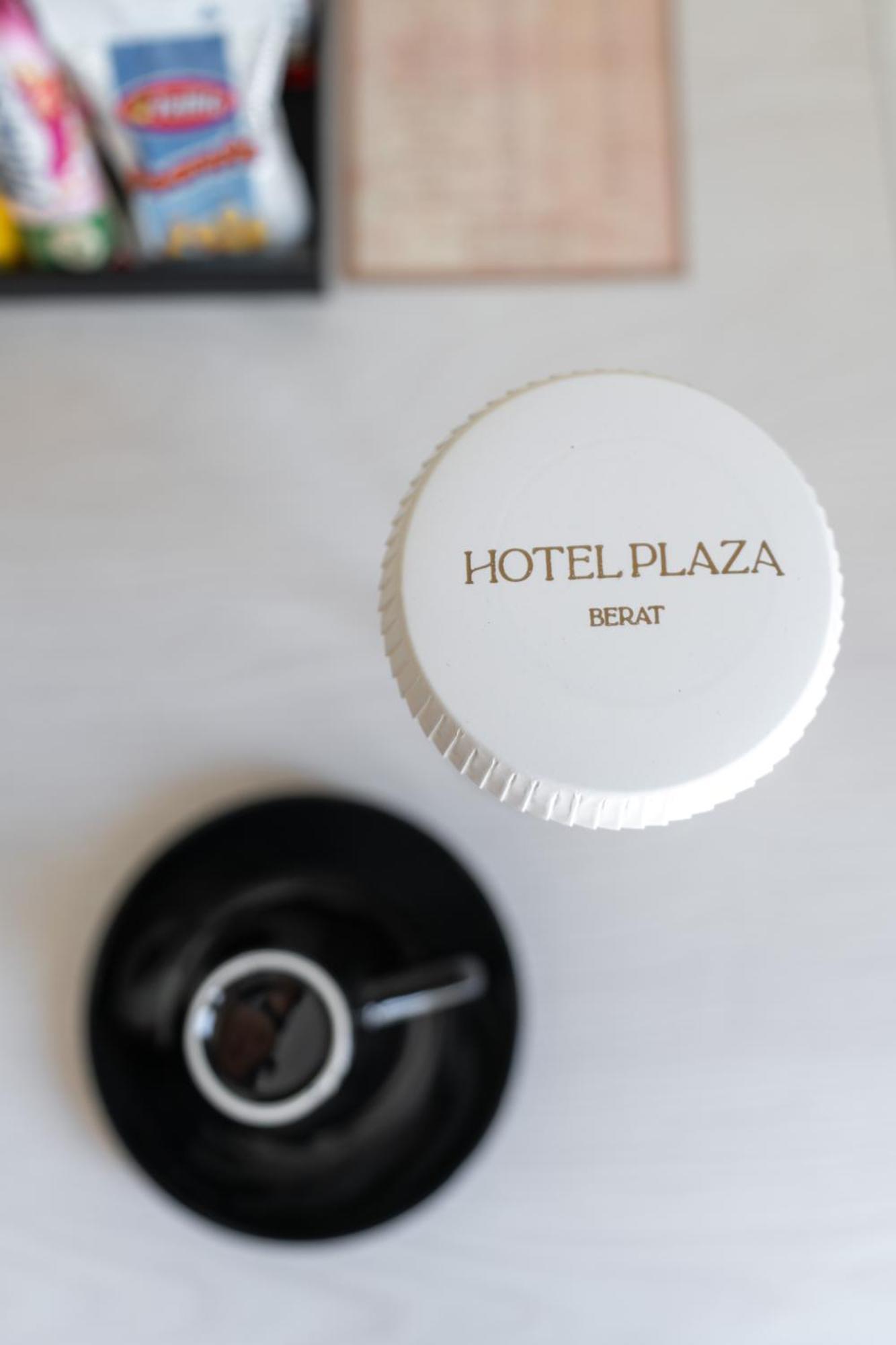 Hotel Plaza Μπεράτ Εξωτερικό φωτογραφία