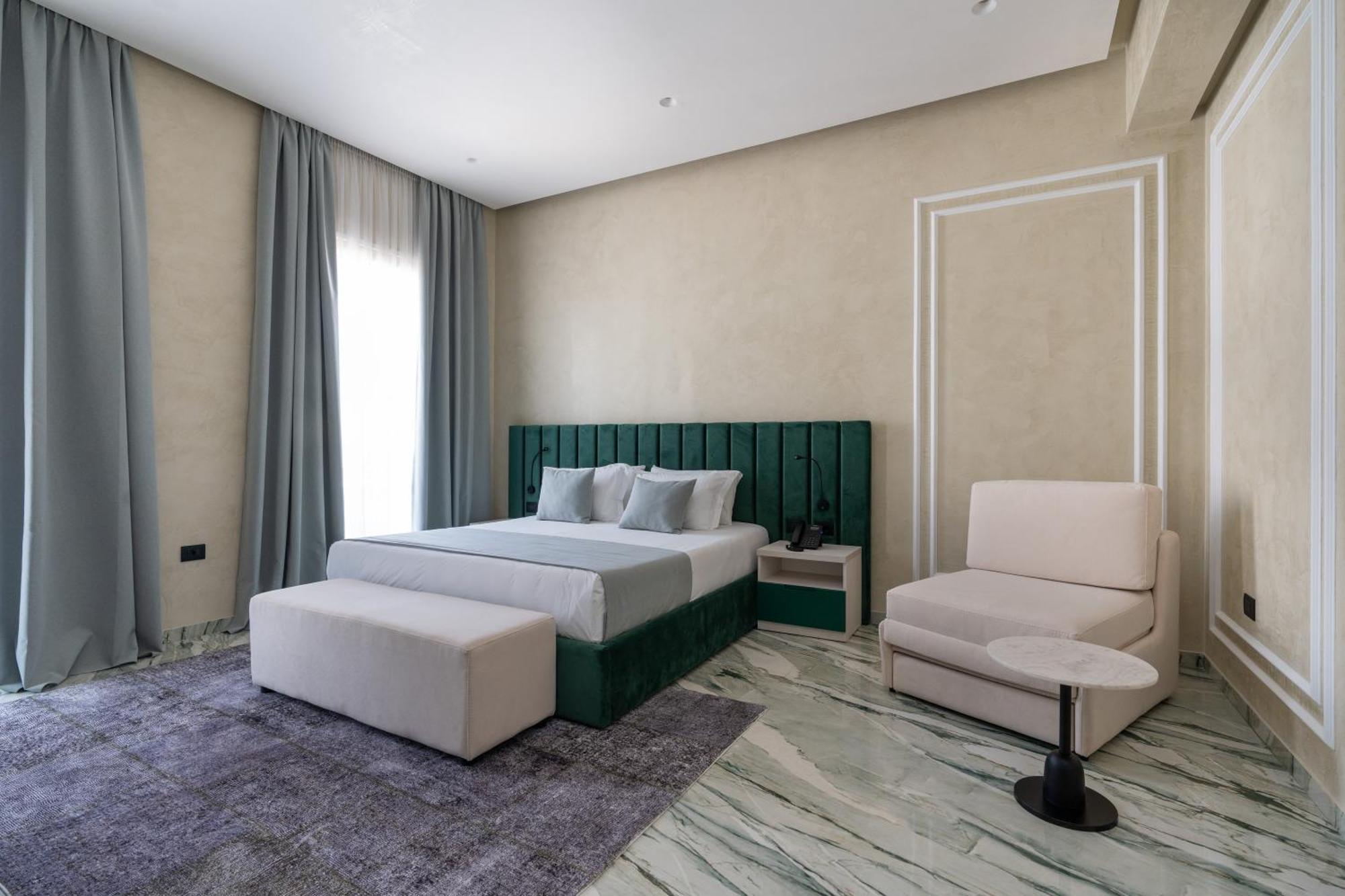 Hotel Plaza Μπεράτ Εξωτερικό φωτογραφία