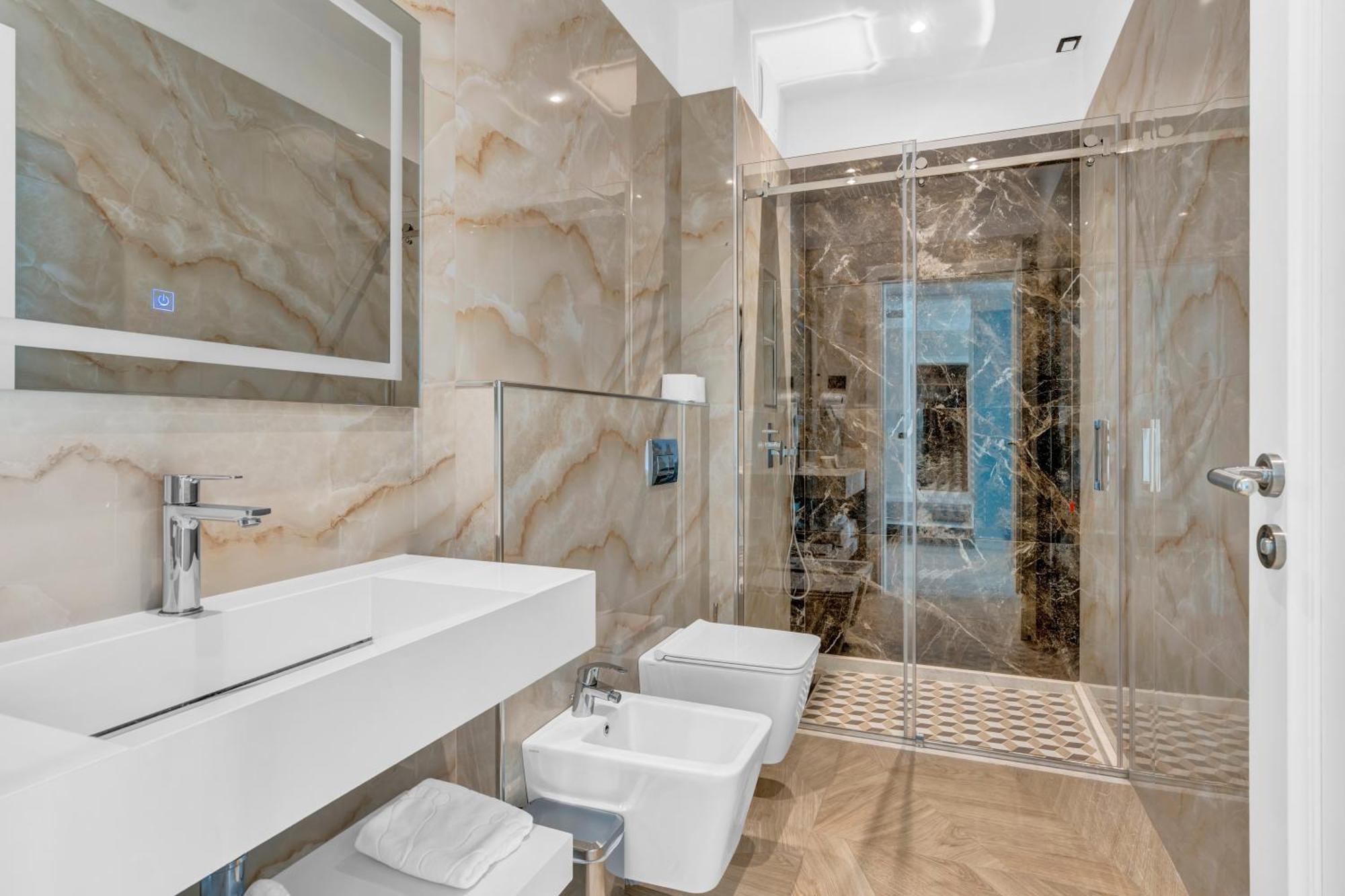 Hotel Plaza Μπεράτ Εξωτερικό φωτογραφία